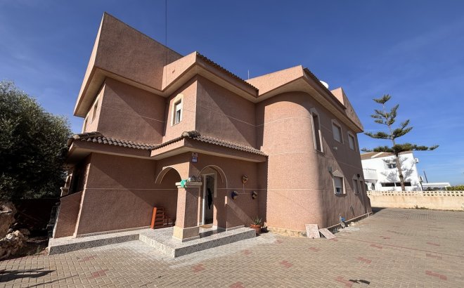 Resale - Villa -
Benijofar - Costa Blanca