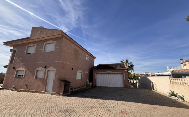 Resale - Villa -
Benijofar - Costa Blanca