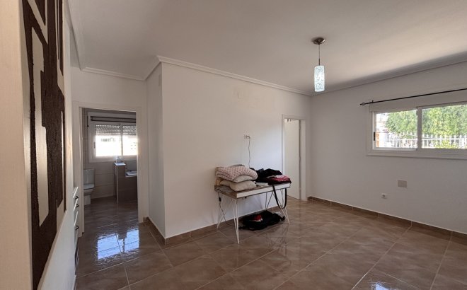 Resale - Villa -
Benijofar - Costa Blanca