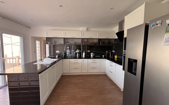 Resale - Villa -
Benijofar - Costa Blanca