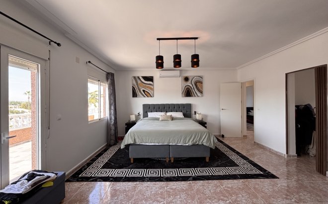 Resale - Villa -
Benijofar - Costa Blanca