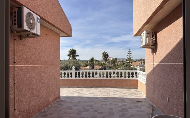 Resale - Villa -
Benijofar - Costa Blanca
