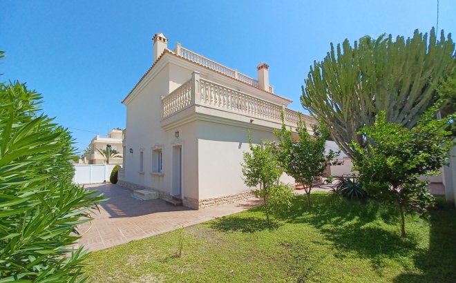 Revente - Villa -
Cabo Roig - Costa Blanca