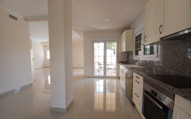 Revente - Villa -
Cabo Roig - Costa Blanca