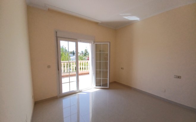 Revente - Villa -
Cabo Roig - Costa Blanca