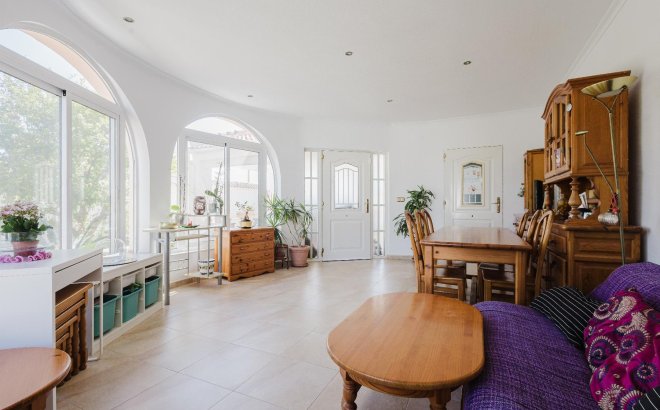 Resale - Villa -
Torrevieja - Costa Blanca