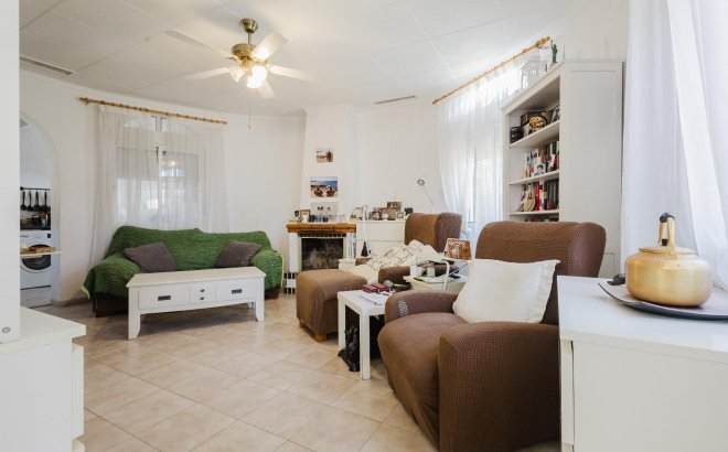 Resale - Villa -
Torrevieja - Costa Blanca