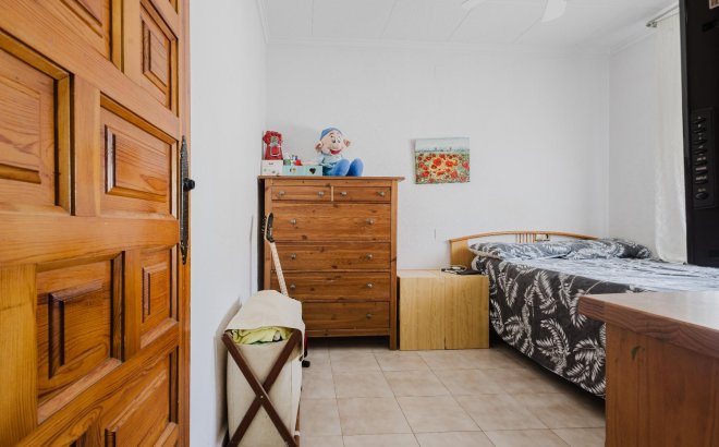 Resale - Villa -
Torrevieja - Costa Blanca