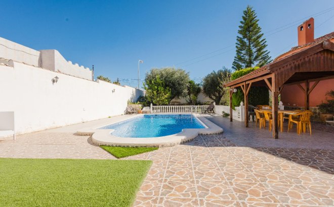 Resale - Villa -
Torrevieja - Costa Blanca