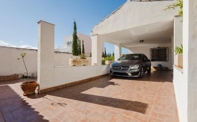Resale - Villa -
Torrevieja - Costa Blanca