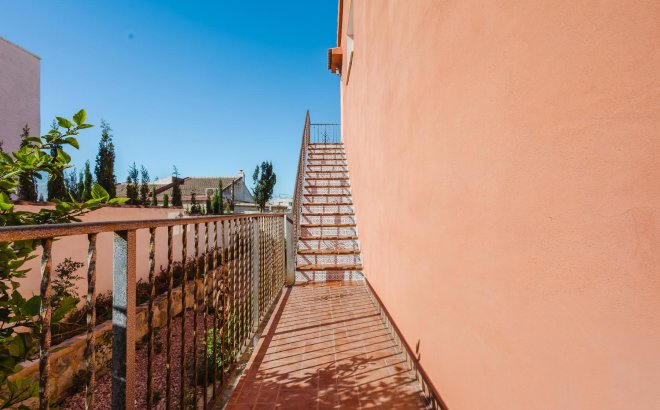 Resale - Villa -
Torrevieja - Costa Blanca