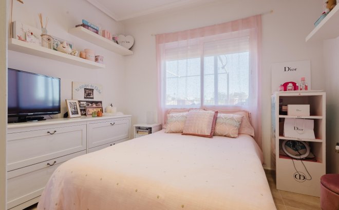 Resale - Villa -
Torrevieja - Costa Blanca