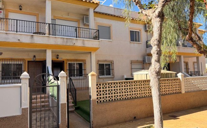 Resale - Bungalow -
Orihuela Costa - Costa Blanca