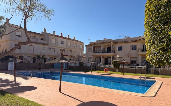 Resale - Bungalow -
Orihuela Costa - Costa Blanca