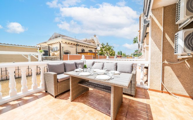 Revente - Semi Detached -
Orihuela Costa - Los Almendros-la Florida