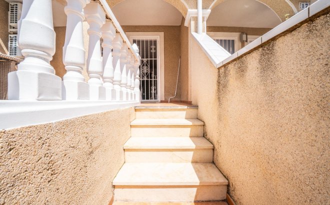 Revente - Semi Detached -
Orihuela Costa - Los Almendros-la Florida