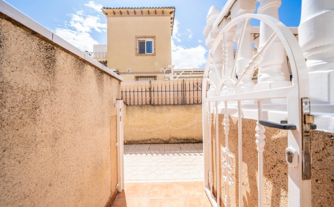 Revente - Semi Detached -
Orihuela Costa - Los Almendros-la Florida