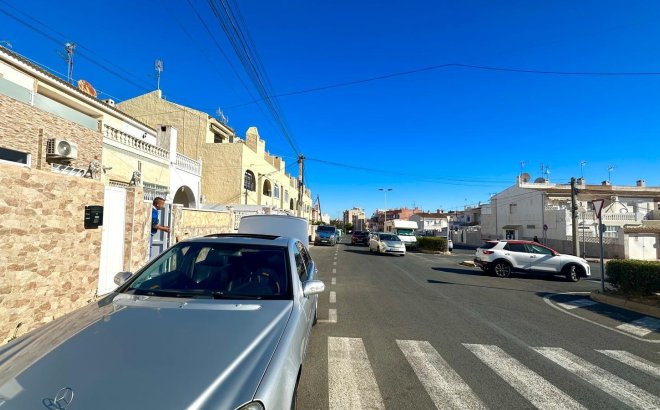 Resale - Town House -
Torrevieja - Estacion De Autobuses