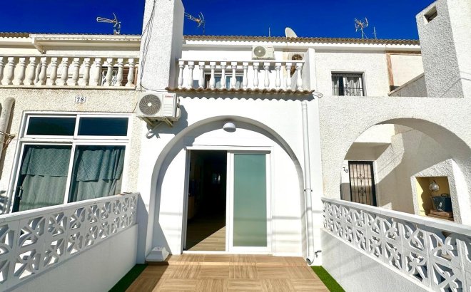 Resale - Town House -
Torrevieja - Estacion De Autobuses