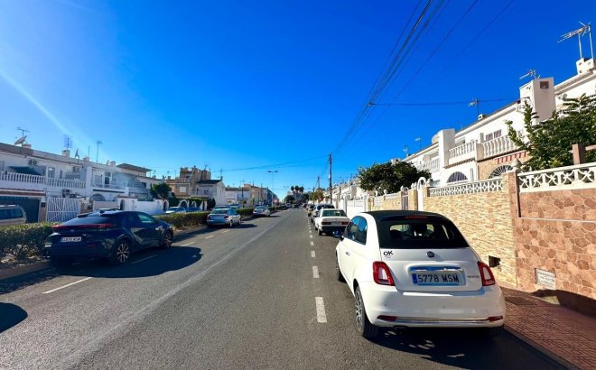 Resale - Town House -
Torrevieja - Estacion De Autobuses