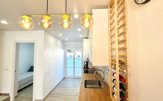 Resale - Town House -
Torrevieja - Estacion De Autobuses