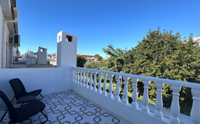 Resale - Town House -
Torrevieja - Estacion De Autobuses