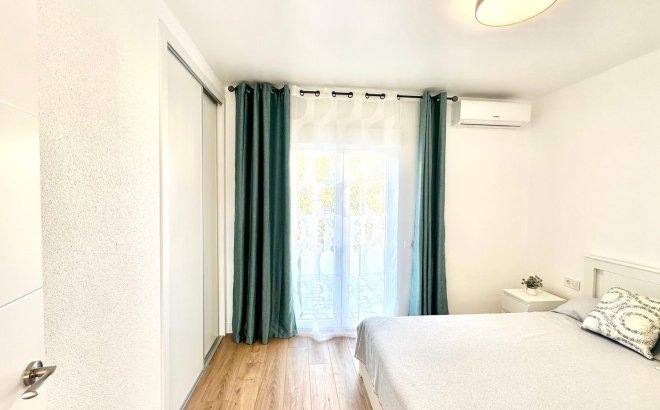 Resale - Town House -
Torrevieja - Estacion De Autobuses