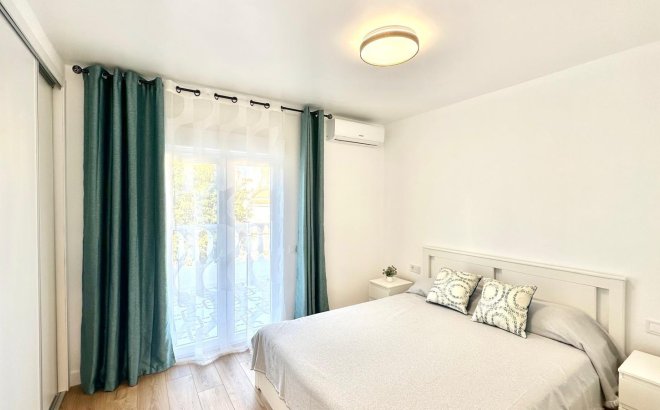 Resale - Town House -
Torrevieja - Estacion De Autobuses