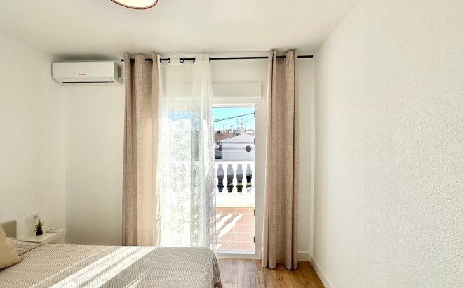 Resale - Town House -
Torrevieja - Estacion De Autobuses