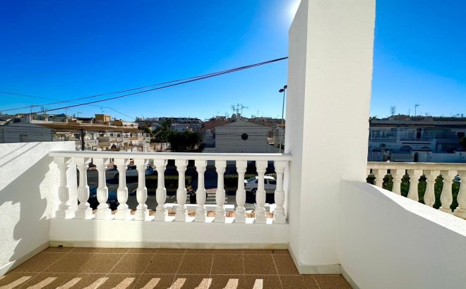 Resale - Town House -
Torrevieja - Estacion De Autobuses