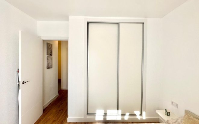 Resale - Town House -
Torrevieja - Estacion De Autobuses