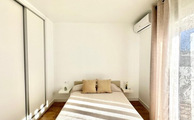 Resale - Town House -
Torrevieja - Estacion De Autobuses