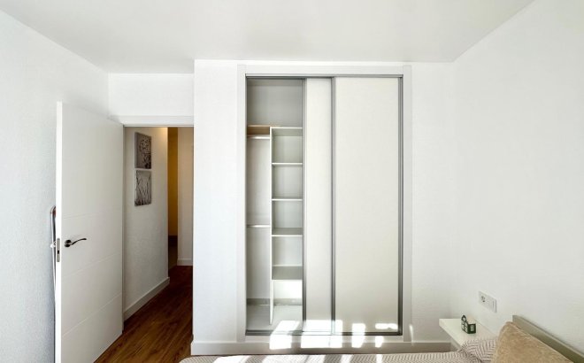 Resale - Town House -
Torrevieja - Estacion De Autobuses