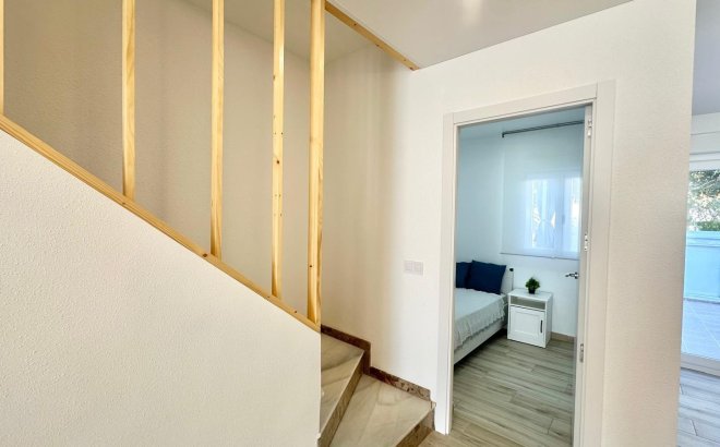 Resale - Town House -
Torrevieja - Estacion De Autobuses