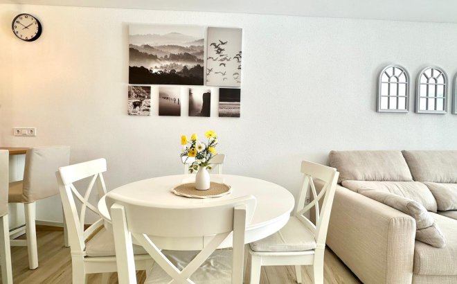 Resale - Town House -
Torrevieja - Estacion De Autobuses