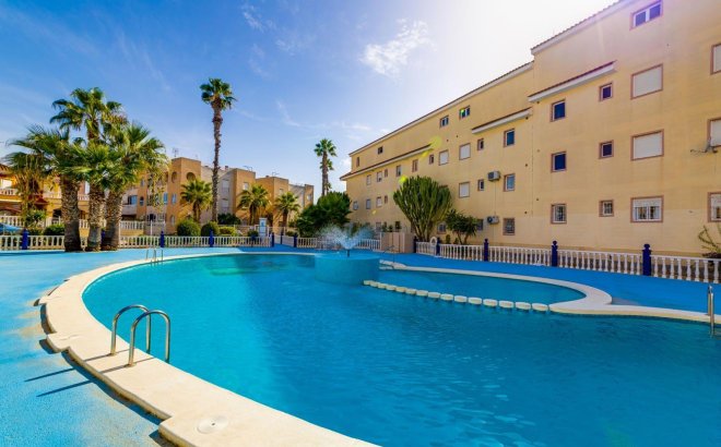 Resale - Apartment -
Torrevieja - La Siesta - El Salado - Torreta