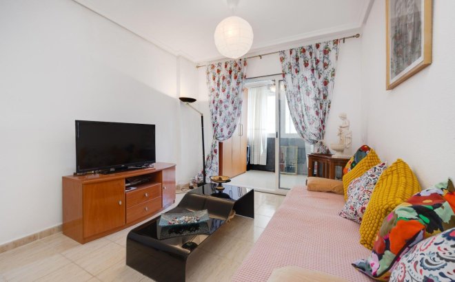 Resale - Apartment -
Torrevieja - La Siesta - El Salado - Torreta