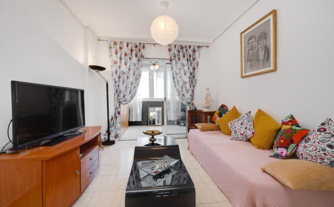 Resale - Apartment -
Torrevieja - La Siesta - El Salado - Torreta