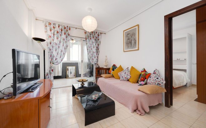 Resale - Apartment -
Torrevieja - La Siesta - El Salado - Torreta