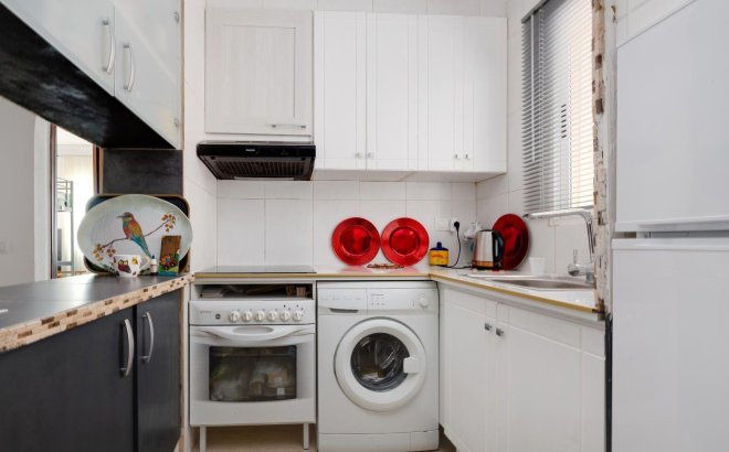 Resale - Apartment -
Torrevieja - La Siesta - El Salado - Torreta