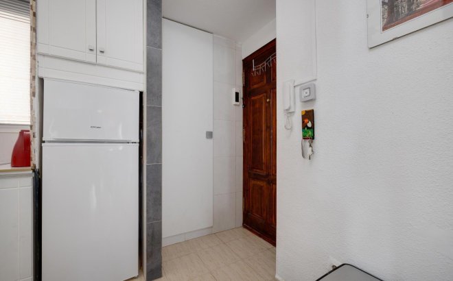 Resale - Apartment -
Torrevieja - La Siesta - El Salado - Torreta