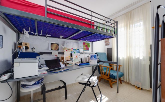 Resale - Apartment -
Torrevieja - La Siesta - El Salado - Torreta