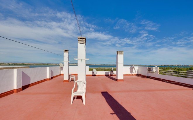Resale - Apartment -
Torrevieja - La Siesta - El Salado - Torreta