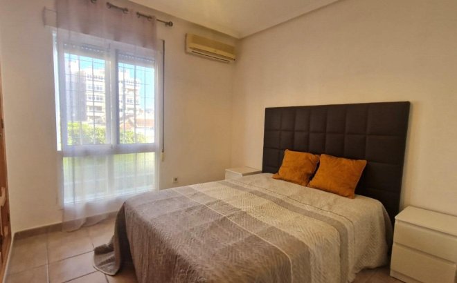 Herverkoop - Town House -
Torrevieja - Torreblanca