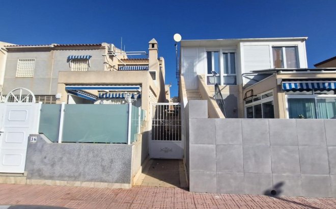 Herverkoop - Town House -
Torrevieja - Torreblanca