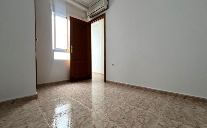 Herverkoop - Appartement -
Torrevieja