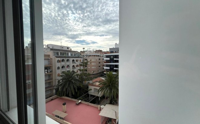 Herverkoop - Appartement -
Torrevieja