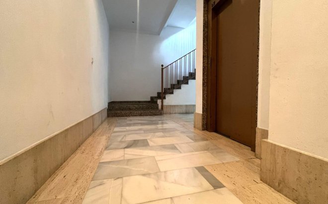 Herverkoop - Appartement -
Torrevieja