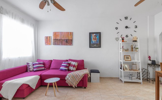 Resale - Bungalow -
Orihuela Costa