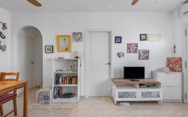 Resale - Bungalow -
Orihuela Costa